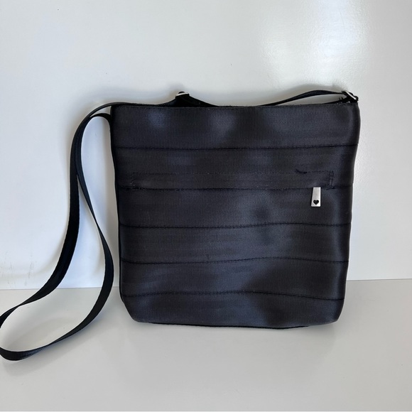 Harveys Bags Harveys Seatbelt Streamline Crosssbody Bag Poshmark